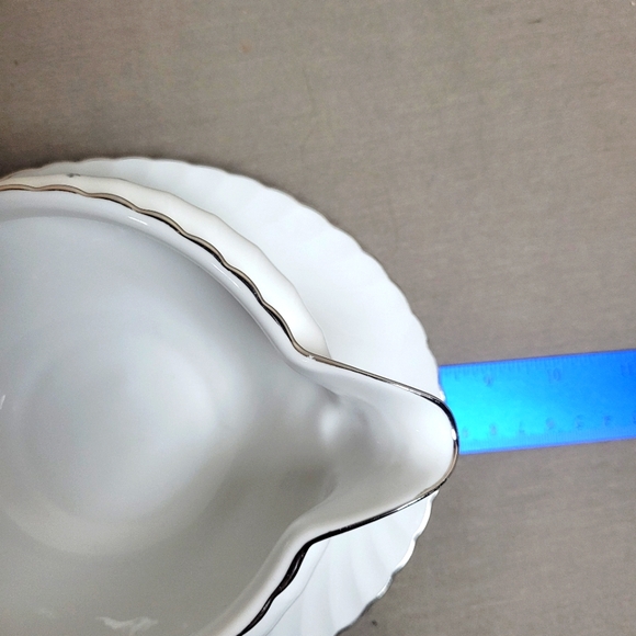 Royal Tettau Dawn Rose Gravy Boat with Attached Underplate - Picture 10 of 11